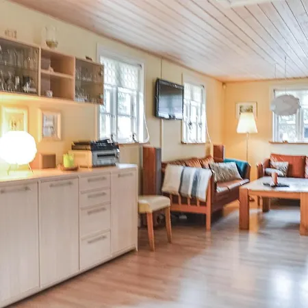 Three-bedroom Holiday In * Hals
