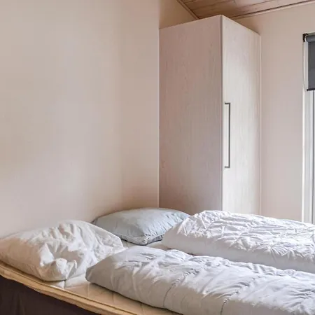 Three-bedroom Holiday In Holiday home *