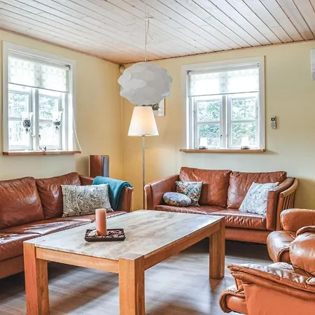 Three-bedroom Holiday In Holiday home Hals