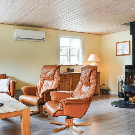 Three-bedroom Holiday In Holiday home *